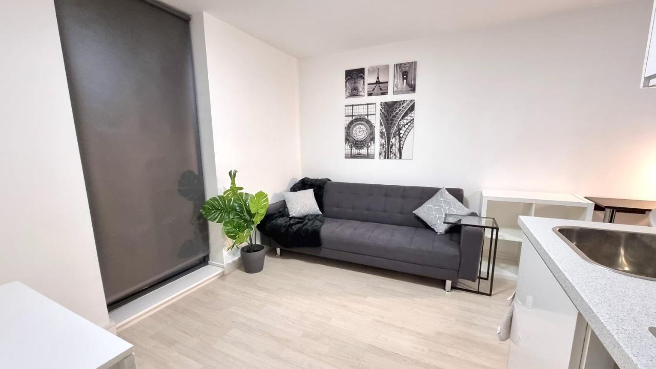 Spacious City Studio / Wifi / Parking Ливърпул Екстериор снимка