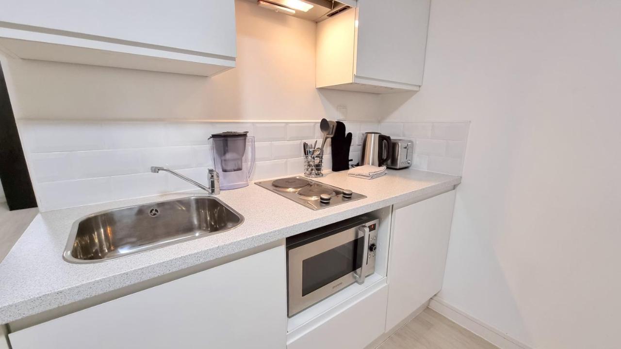 Spacious City Studio / Wifi / Parking Ливърпул Екстериор снимка