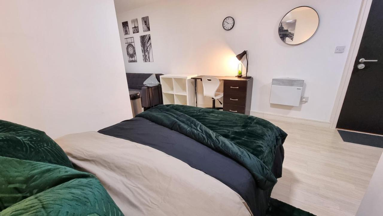 Spacious City Studio / Wifi / Parking Ливърпул Екстериор снимка