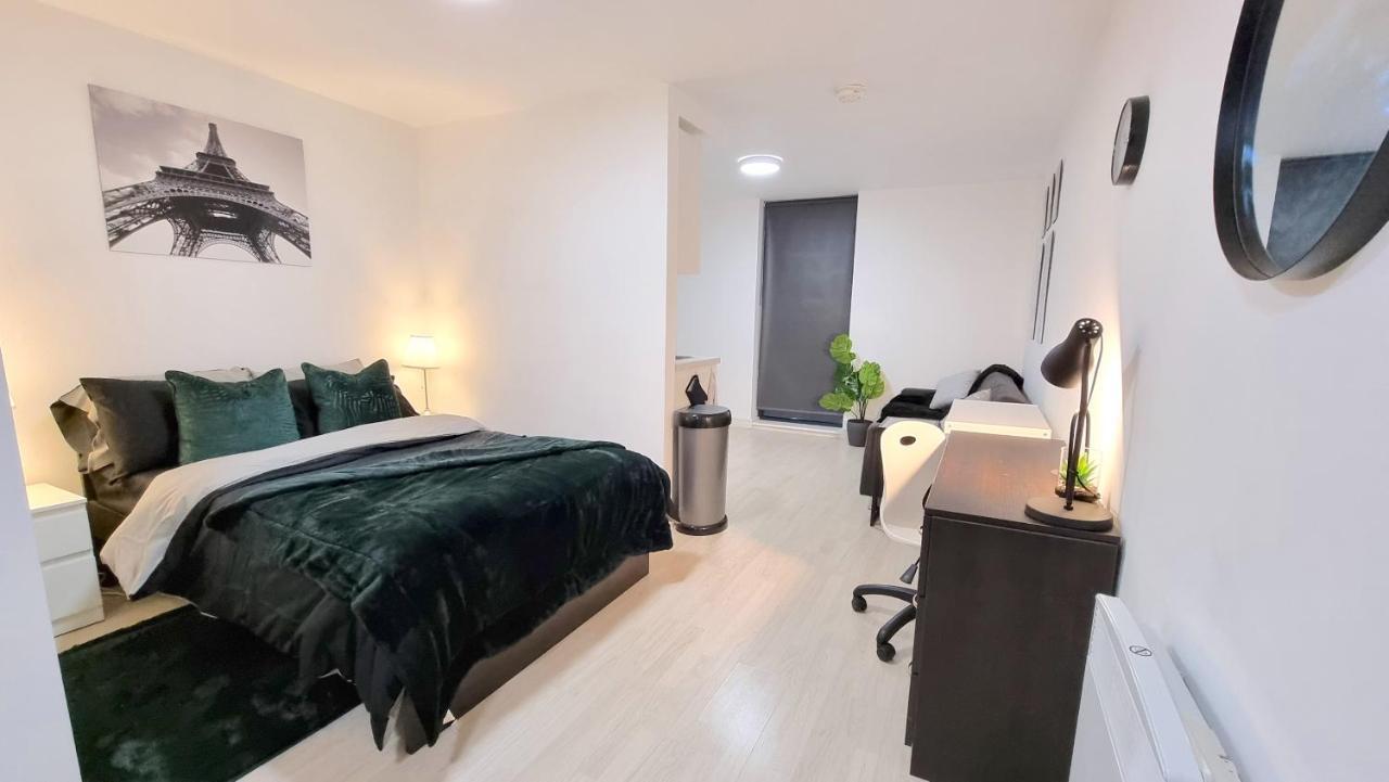 Spacious City Studio / Wifi / Parking Ливърпул Екстериор снимка