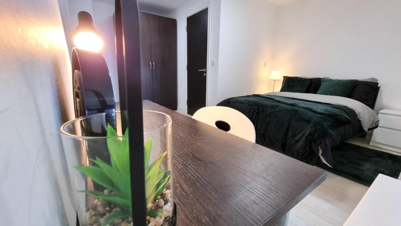 Spacious City Studio / Wifi / Parking Ливърпул Екстериор снимка